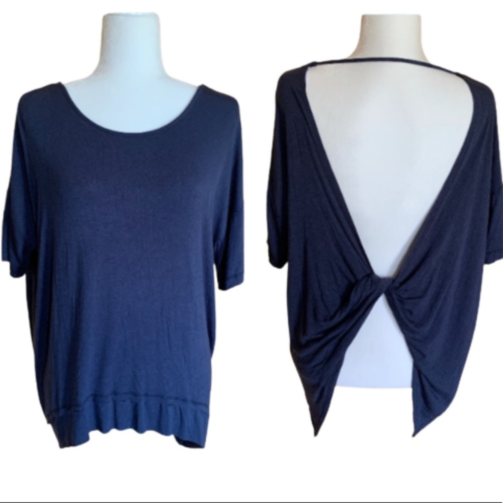 Curious Gypsy Activewear Top Loose Fit Soft Short Sleeve Top Size Medium.